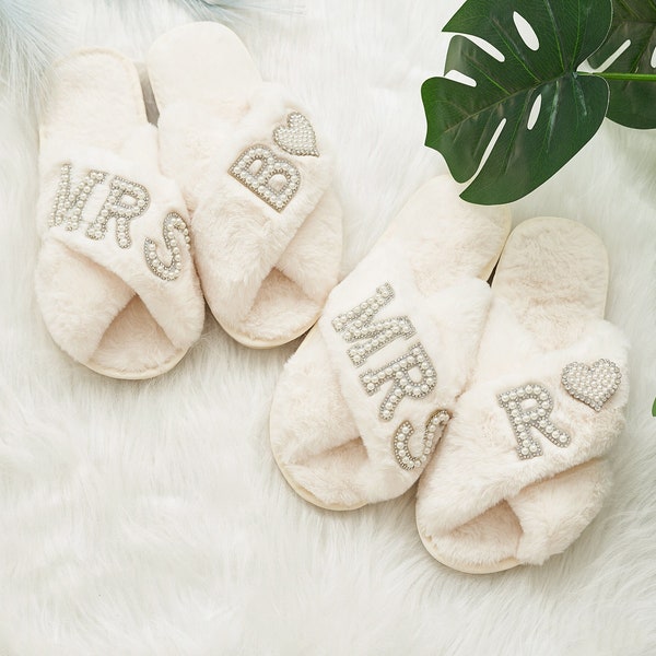 Custom Fluffy Bridesmaid Slipper,Custom Fluffy Slippers,Gifts For Her,Bridal Shower Gifts,Peal Rhinestone Slippers,Fluffy Slippers
