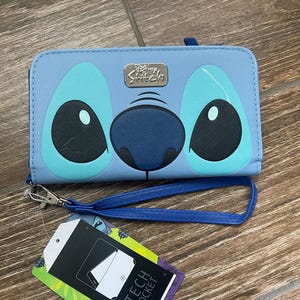 Monedero para teléfono con puntadas de Bioworld