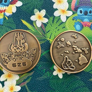 Stitch 626 Hawaii Challenge Coin - Lilo & Stitch Sammlerstück, Disney Bronze Münze, Ohana Souvenir, Hawaiianische Karte, Shaka Symbol Geschenk