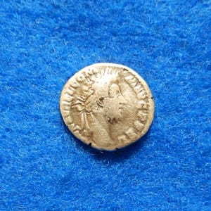 Roman Empire Ancient Silver Denarius Coin, COMMODUS 177-192AD, Original