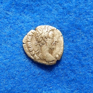 Roman Empire Ancient Silver Denarius Coin, COMMODUS 177-192AD, Original