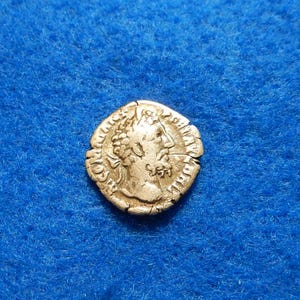 Roman Empire Ancient Silver Denarius Coin, COMMODUS 177-192AD, Original