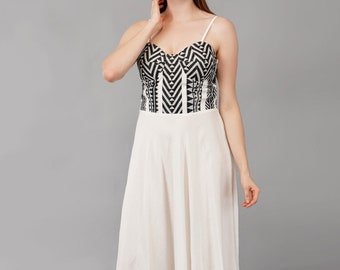 Corset dress in cotton; bustier flare V neck dress; Black and white dress; summer dress; Romantic dress; white dress;