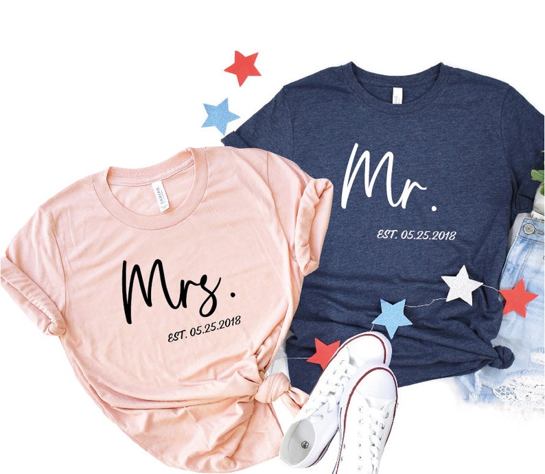 Matching Mr & Mrs T-Shirts, Custom Couple Wedding Gift imagem 5