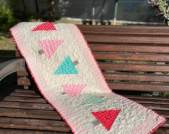 Christmas Tree Table Runner; PDF Instant Download; Patchwork; Table topper