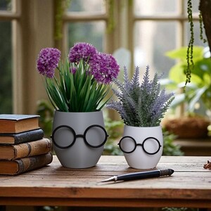 Brighten your room with our adorable glasses plant pot! A unique gift for plant lovers or a stylish desk organizer. Made from high-quality, biodegradable materials.