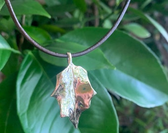 Holly Leaf pendant