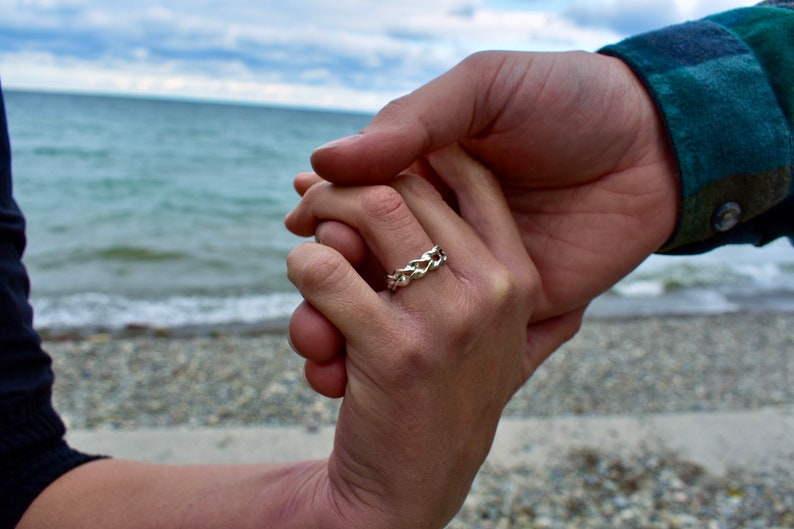 Flexible Ring hearts optical illusion image 1