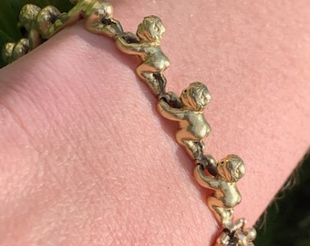 Baby Link Bracelet with Teddybear in wagon catch