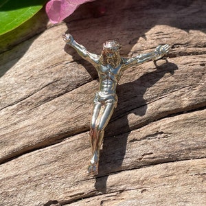 Cross pendant