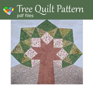Könnte beinhalten: Ein Quiltmuster mit einem Baumdesign. Der Baum hat einen braunen Stamm und eine sternförmige Krone mit grünen und floral gemusterten Abschnitten. Der Text "Tree Quilt Pattern" und "pdf files" befindet sich oben.