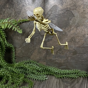 Esqueleto de hada voladora - Varitas retorcidas de Trixi