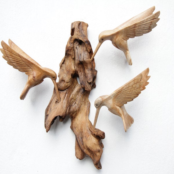 Kolibri-Wanddeko aus Holz, Tierholzschnitzerei für die Wand, über der Gartenmauer, Kolibri geschnitzt, Wohndeko, Geburtstag, Muttertagsgeschenke