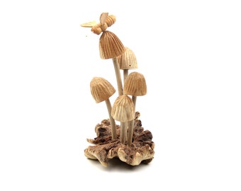 Sculpture d'abeille sur champignon, figurine champignon, statue champignon, art champignons, déco maison, déco rustique, cadeau fait main, dessus de table, cadeau pour maman