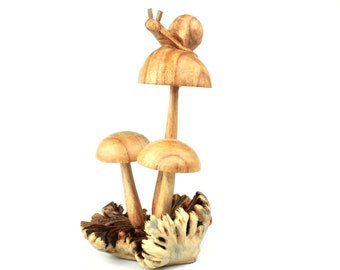 Snail Deco on Mushroom Sculpture, Snail Sculpture, Mushroom Figurine, Snail Art, Mushroom Art, Nature, Handmade Deco, Handmade Gifts for Mom