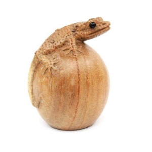 Handgeschnitzte Gecko Ornament, Gecko Auf Ei, Holzschnitzerei, Gecko, Ei, Natürlich, Einzigartig, Büro Deko, Handgemacht, Thanksgiving, Valentinstag Geschenk