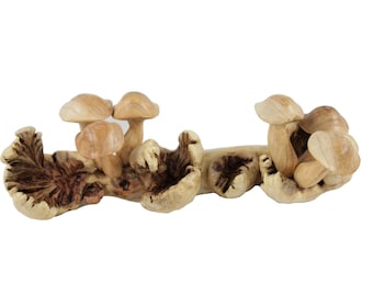 Standbeeld paddestoel, tafelblad paddestoeldeco, handgesneden hout, boshuisdecoratie, handgemaakte decoratie, sprookjesachtige houten paddestoel, housewarmingcadeau