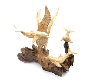 Statue en bois de dauphins, sculpture de dauphin, dauphins de sculpture sur bois sur le bois de mer, figurine de dauphin en bois unique, action de grâces, cadeaux de la Saint-Valentin