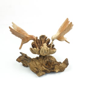 Hummingbird Figurine, Hummingbird Ornament, Bird Figurine, Home Deco, Bird Lover, Wood Carving, Handmade Gift and Deco, Valentine Day Decor