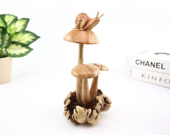 Escultura de caracol sobre hongo, escultura de caracol, figura de hongo, arte de caracol, arte de hongos, naturaleza, decoración hecha a mano, decoración del hogar