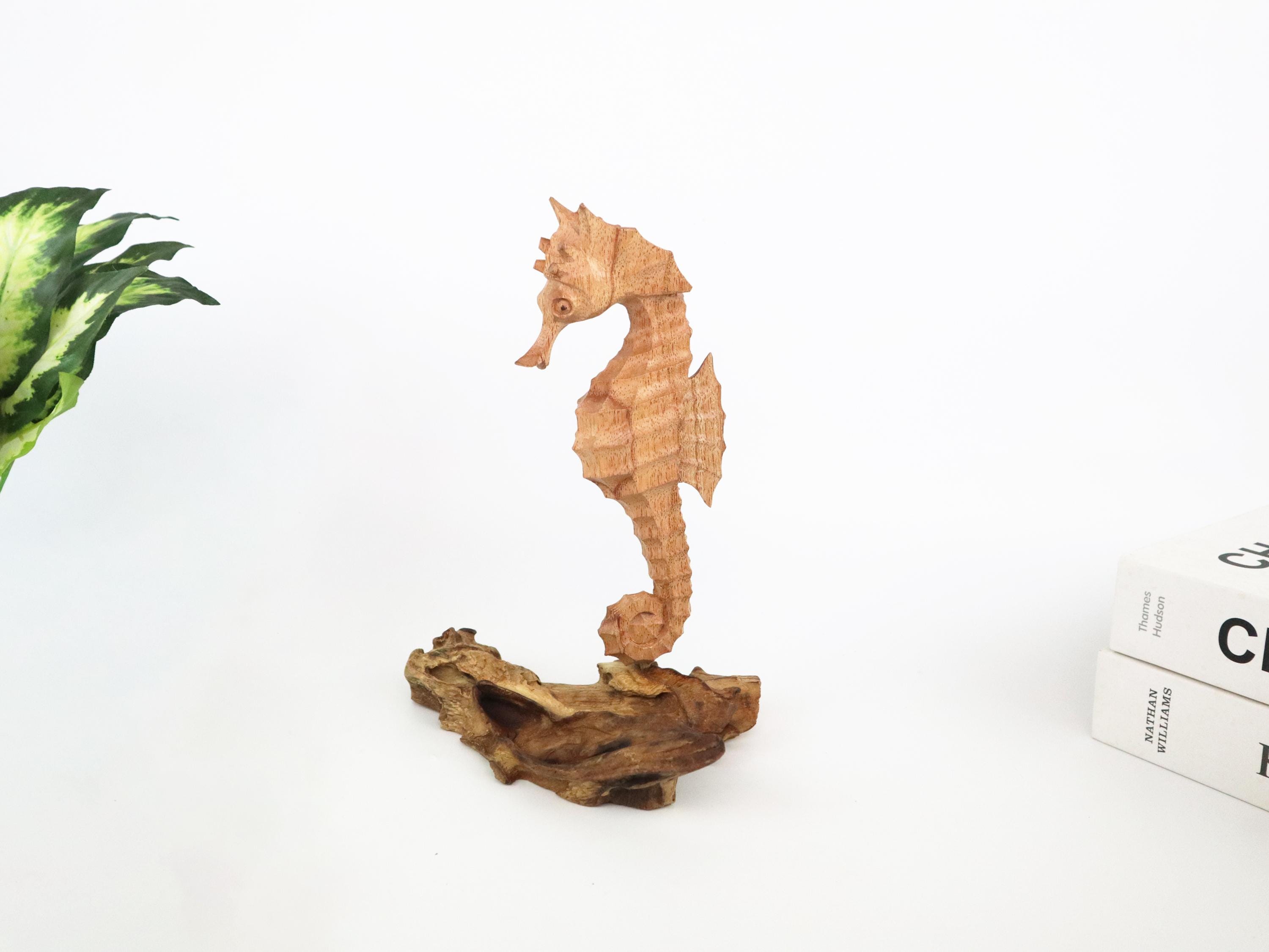 【美品】魚　タツノオトシゴ　木彫　置物　インテリア　工芸品　美術品　A1293 木製タツノオトシゴ彫刻｜海岸の流木アート｜手彫りタツノオトシゴ装飾