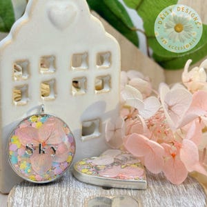 Etiqueta de identificación para mascotas de resina con diseño floral de hortensia: colores pastel, personalizada, doble cara