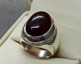 Natural Yemeni Blood Red Aqeeq Mens Ring: Handmade Sterling Silver & Gold Carnelian Jewelry