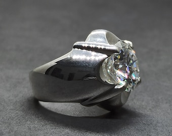 7カラット ダイヤモンドカット ファイアモアッサナイト メンズ