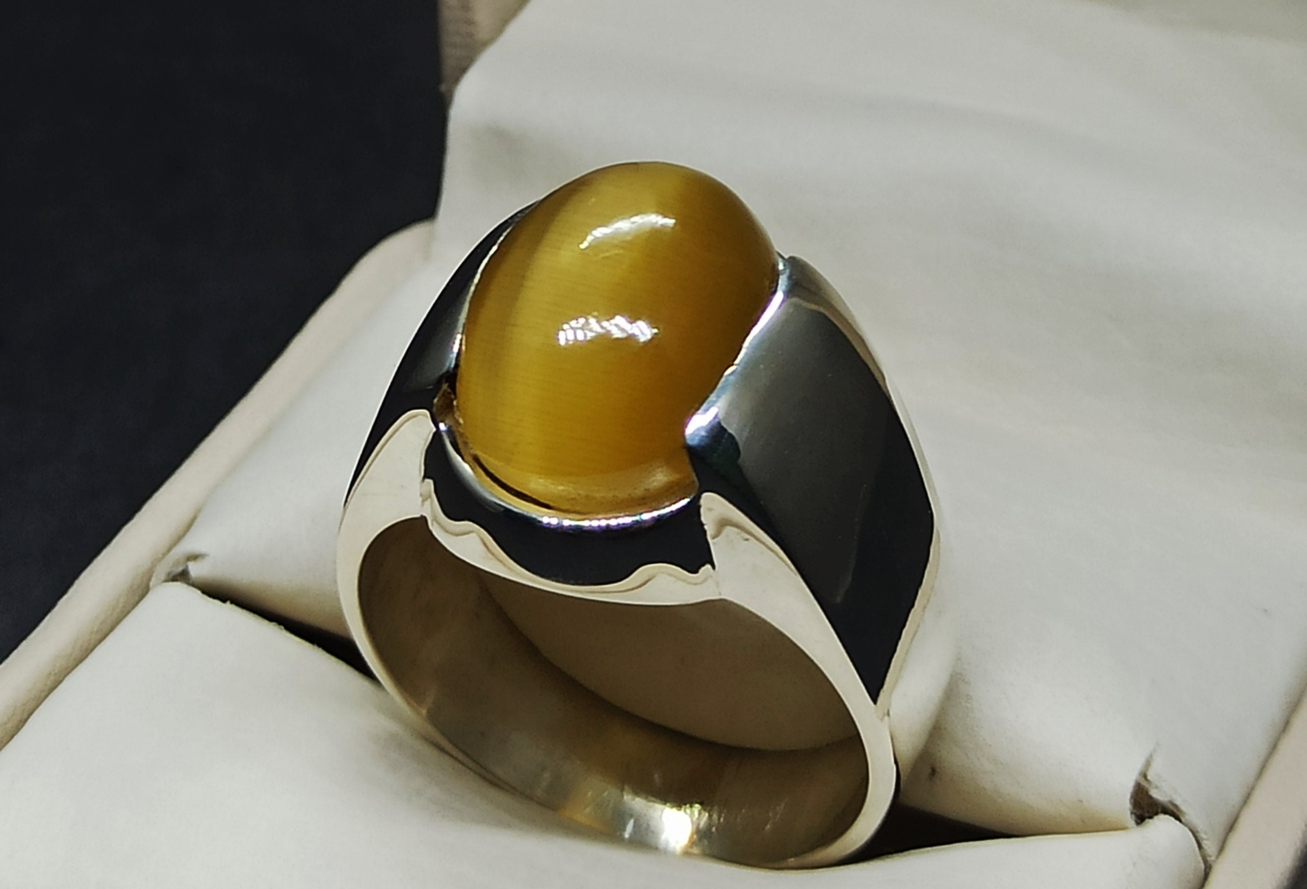 10K Yellow Gold Gray Onyx Cats Eye and 0.01ct Diamond Men's Ring - 115TXA