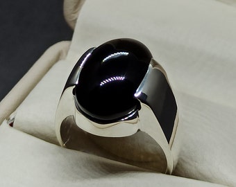 Natural Yemeni Black Aqeeq Mens Ring: Handmade Sterling Silver