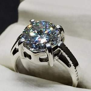 Diamond Cut 5 Carat Moissanite Women Elegant Ring Sterling Silver 925 Handmade Moissanite Diamond Ring Engagement Ring 14k Gold Ring