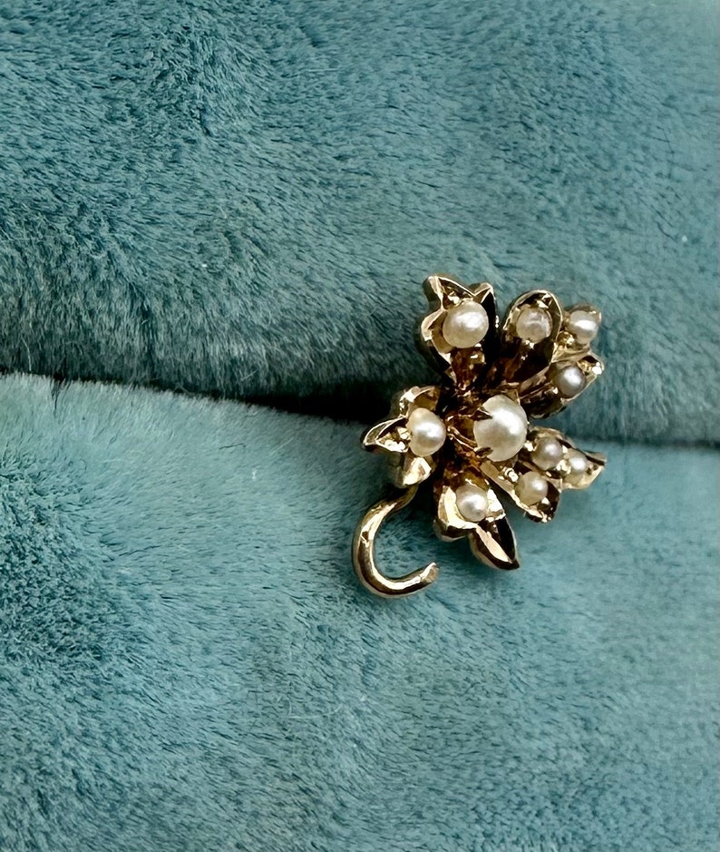 Viktorianskt örhänge i 10 karat gult guld med blomma och pärlor, enkel stiftkonvertering bild 4