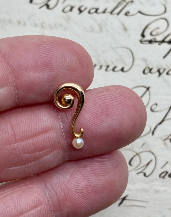 Vintage 14K Gold & Pearl Question Mark Stud Earring Gem
