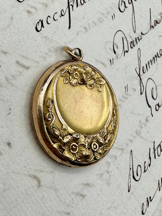 Antique Gold Filled Art Nouveau Floral Locket - image 4