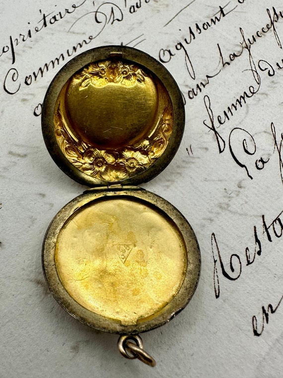 Antique Gold Filled Art Nouveau Floral Locket - image 7