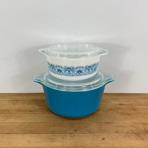 Pyrex Horizon Blue Round Bake-Serve-Store Casserole Dishes, Set of 2 #474 and #472 with Matching Lids