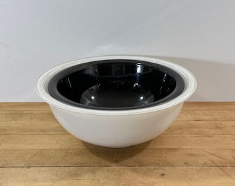 Pyrex Mixing Bowl Set: Black and White Clear Bottom Bowls