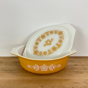 Pyrex Butterfly Gold Casserole Dish: 1.5 Quart Oval Cinderella