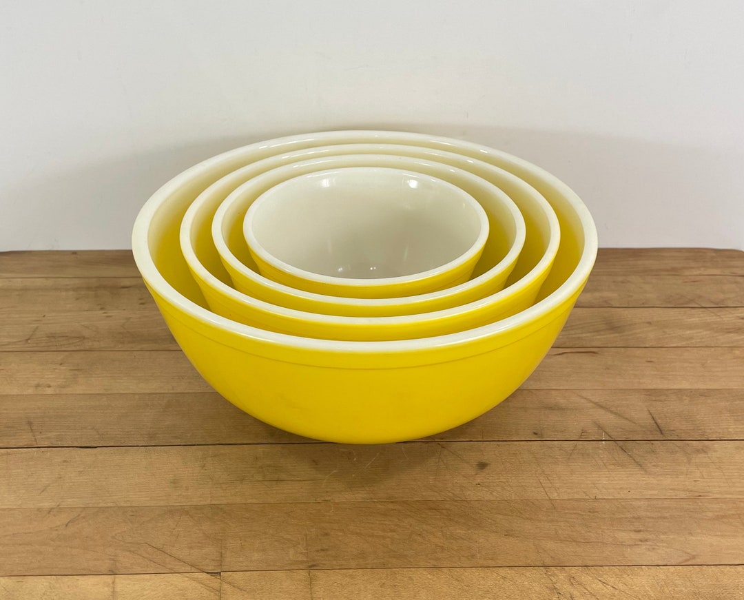 Pyrex Small Yellow Ovenware Mixing Bowl 1 1/2 Pint Bowl 401 Vintage 1950's  Made in USA Part of Primary Colors Mixing Bowl Set 