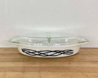 Pyrex Oval Barbed Wire 1 1/2 Quart Divided Dish with Divided Lid by Corning