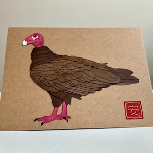 Carte de voeux découpée à la main aquarelle d'urubu à tête rouge