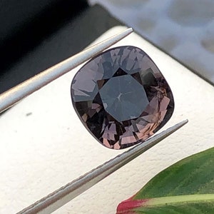 Spinelle gris naturel, Spinelle pour bague, Spinelle taille coussin, Pierre à facettes pour bague, 2,75 carats
