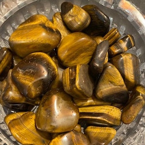 Tiger&#39;s Eye Gemstone~1 Stone