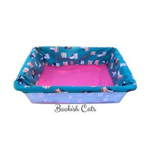 Handmade Fleece Whelping Box Liner: Nesting Blanket for Cats/Small Dogs