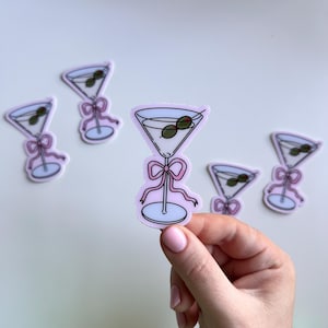 Pegatina grande de martini con aceitunas, identificador de equipaje para maletas, bebidas de cóctel femeninas, lazo coqueto, calcomanía para computadora portátil y teléfono