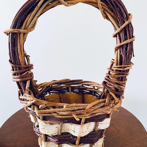 Rustic Birch Basket, Vintage basket, Birch woven basket, Basket Decor, hand woven basket, Farmhouse Decior , farmhouse decor, woven basket