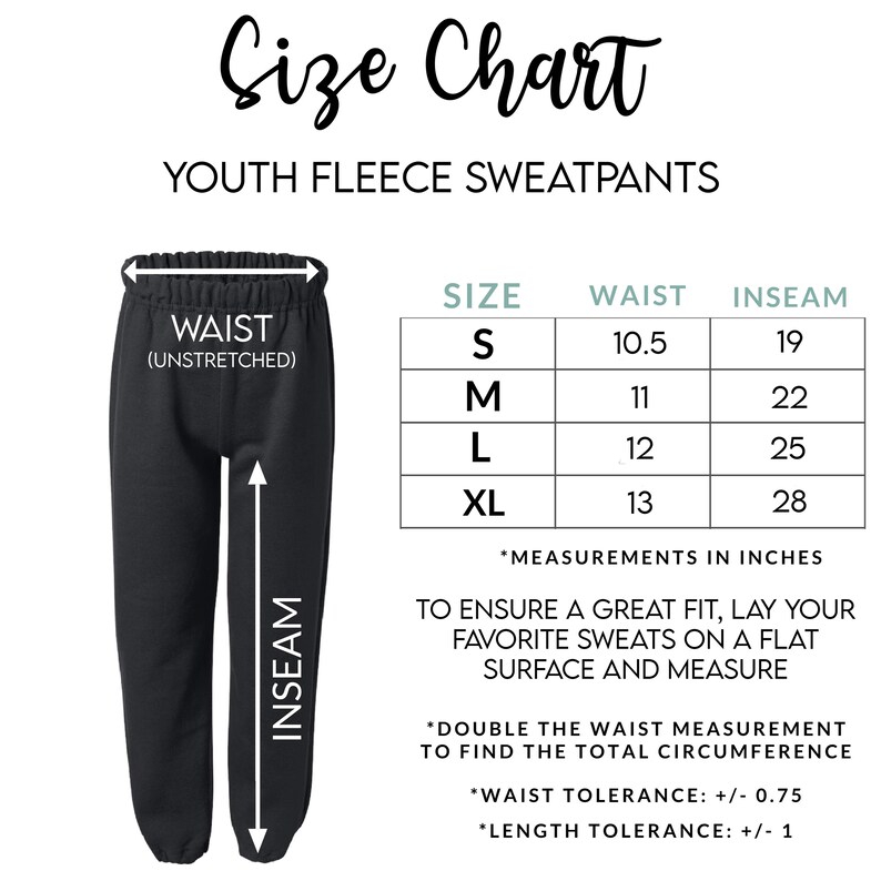 K&ouml;nnte beinhalten: Gr&ouml;&szlig;entabelle f&uuml;r Fleece-Jogginghosen f&uuml;r Kinder. Die Tabelle zeigt die Taillen- und Schrittl&auml;ngenma&szlig;e in Zoll f&uuml;r die Gr&ouml;&szlig;en S, M, L und XL. Die Tabelle enth&auml;lt auch Anweisungen zum Messen von Taille und Schrittl&auml;nge.