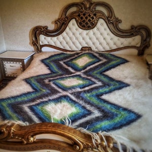 Warm Soft Fluffy Blanket Ukraine Throw Hutsul Wool Blanket Bedspread  Rug Lizhnyk Sofa Cover Unique Folk Art  Gifts for Home