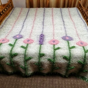 Throw Blanket Boucle Flowers 83*70 inc Chunky Wool Blanket Large Woven Blanket Handmade Boucle Blanket Mexican Rug Rustic Kilim Blanket Wool