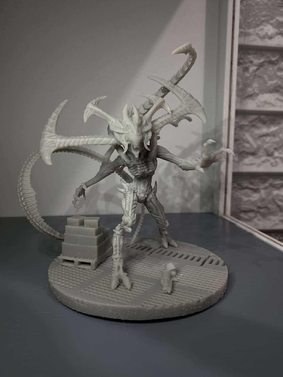 Xenomorph Diablo Resin Miniature: Papsikels Exclusive Alien Queen